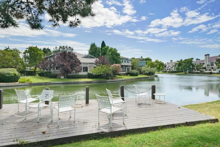 544 Shorebird Circle 25201, Redwood City, California 94065