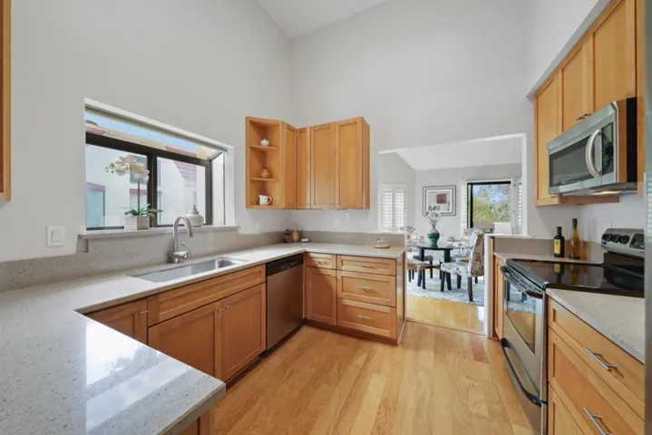 544 Shorebird Circle 25201, Redwood City, California 94065