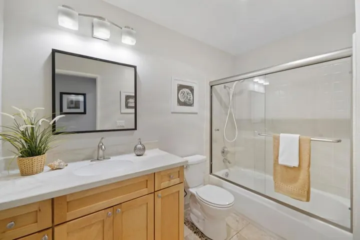 544 Shorebird Circle 25201, Redwood City, California 94065