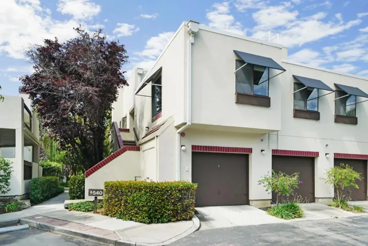 544 Shorebird Circle 25201, Redwood City, California 94065