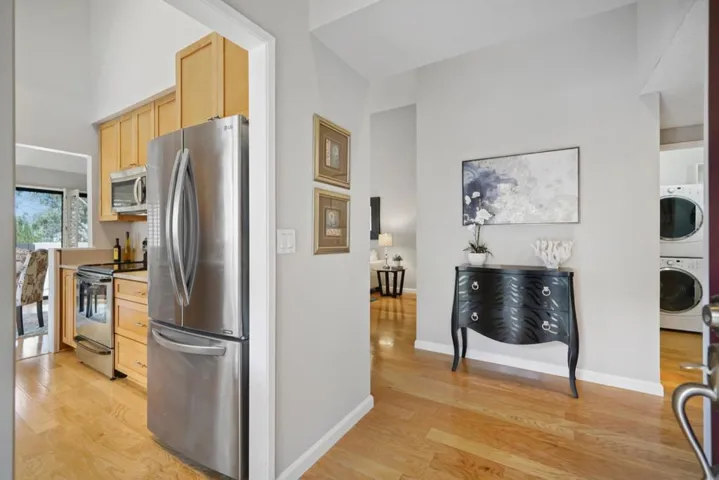 544 Shorebird Circle 25201, Redwood City, California 94065