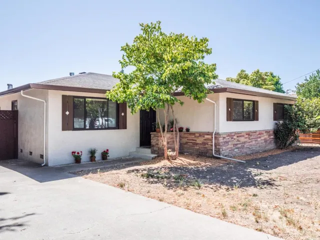 104 Eastgate Avenue, Santa Cruz, California 95062