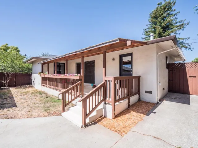 104 Eastgate Avenue, Santa Cruz, California 95062