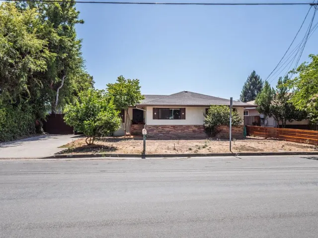 104 Eastgate Avenue, Santa Cruz, California 95062