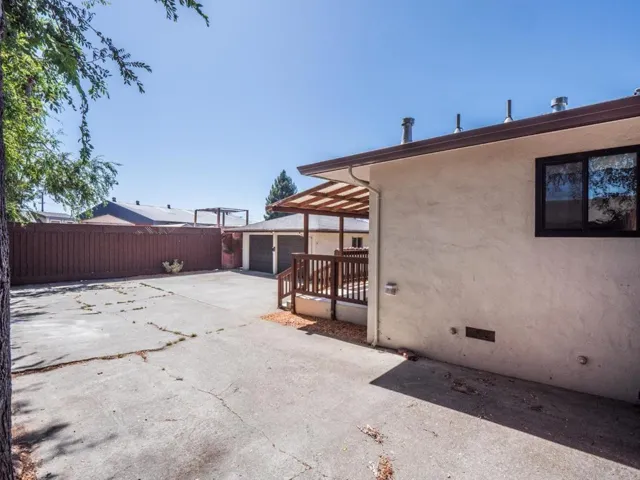 104 Eastgate Avenue, Santa Cruz, California 95062