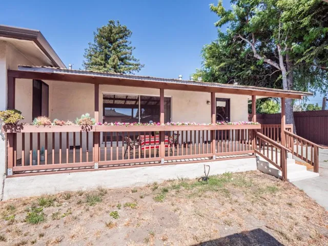 104 Eastgate Avenue, Santa Cruz, California 95062
