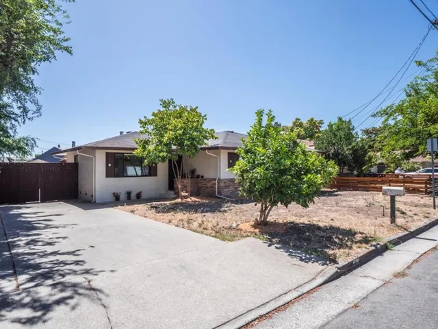 104 Eastgate Avenue, Santa Cruz, California 95062