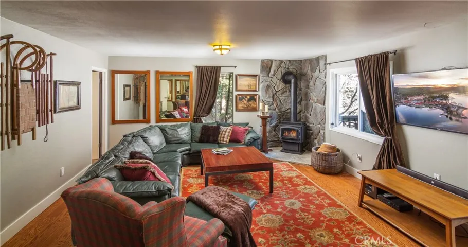 555 Dover Court, Lake Arrowhead, California 92352