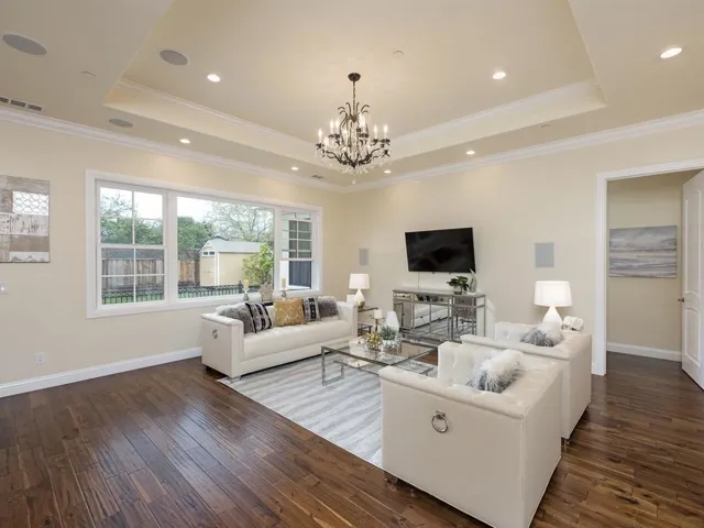 18844 Dundee Avenue, Saratoga, California 95070
