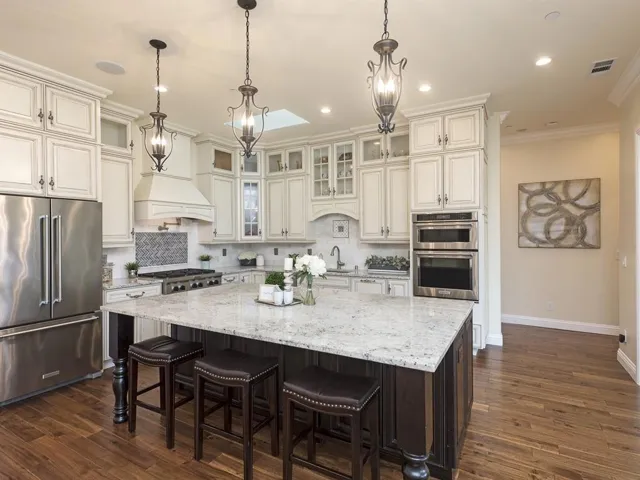 18844 Dundee Avenue, Saratoga, California 95070