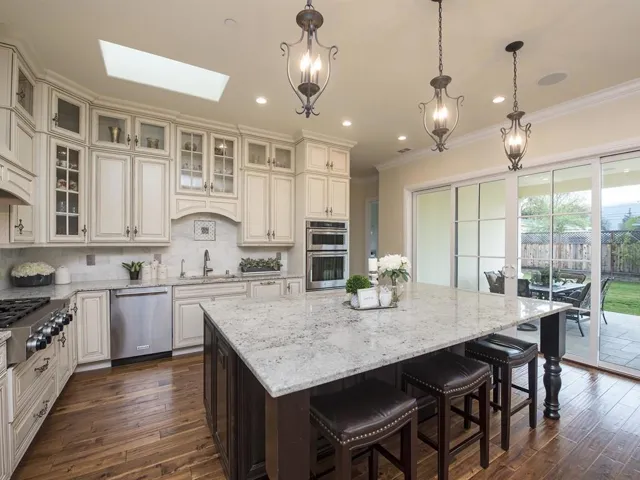18844 Dundee Avenue, Saratoga, California 95070