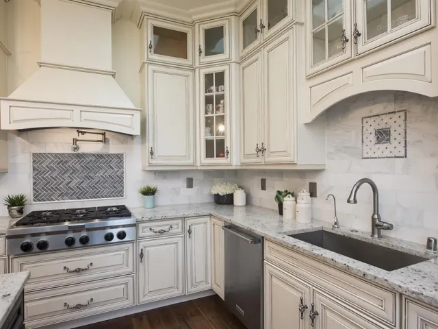 18844 Dundee Avenue, Saratoga, California 95070