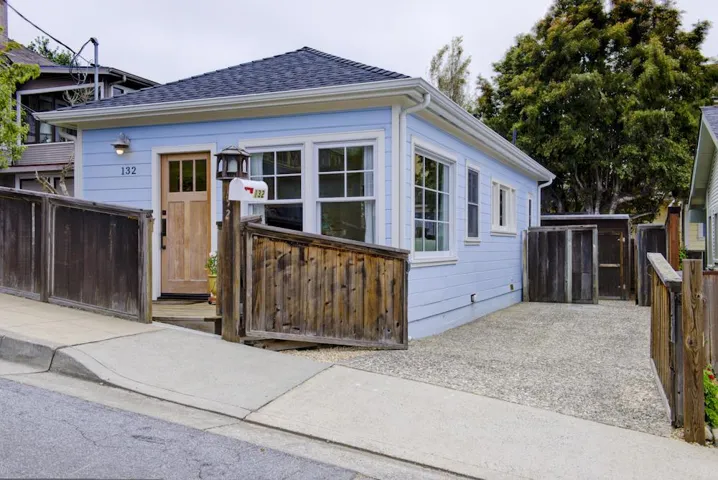 132 6th Street, Pacific Grove, California 93950