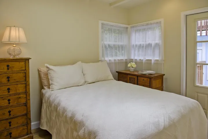 132 6th Street, Pacific Grove, California 93950
