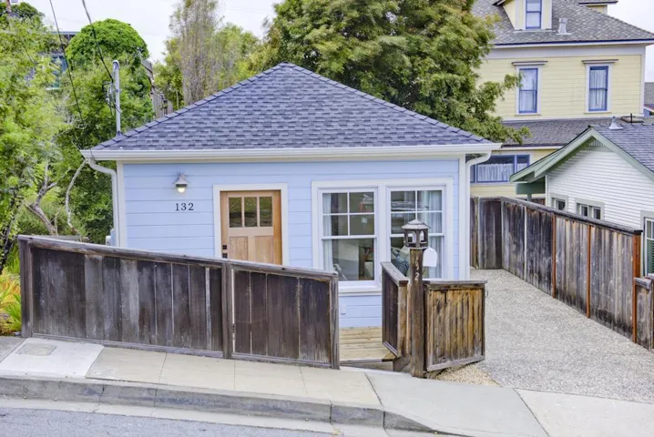 132 6th Street, Pacific Grove, California 93950