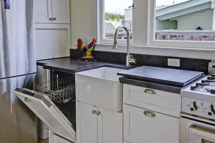 132 6th Street, Pacific Grove, California 93950