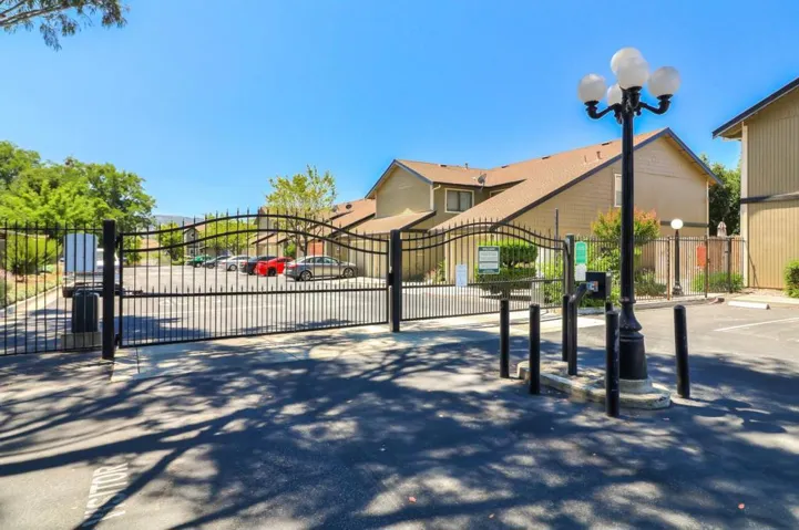801 Nash Road C2, Hollister, California 95023