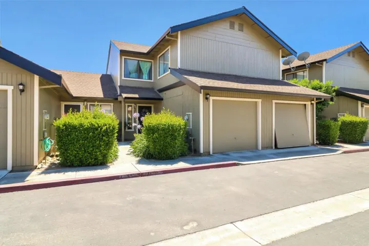 801 Nash Road C2, Hollister, California 95023