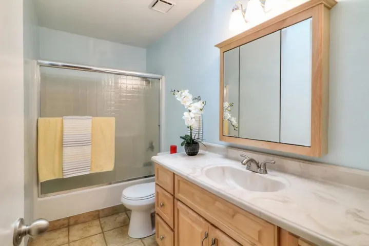 801 Nash Road C2, Hollister, California 95023