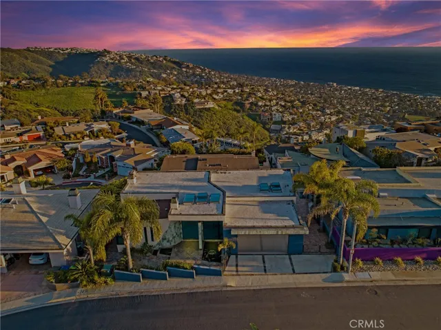1465 Pacific Avenue, Laguna Beach, California 92651