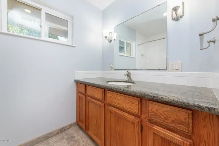 full bathroom shared #3