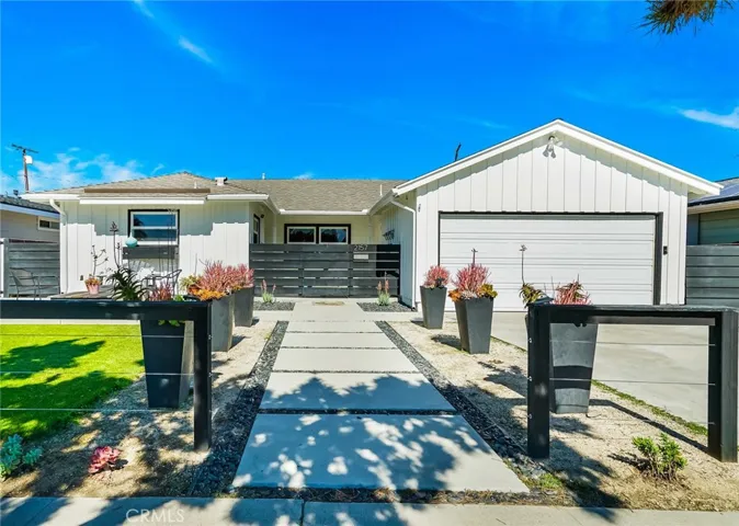 2157 Pattiz Avenue, Long Beach, California 90815