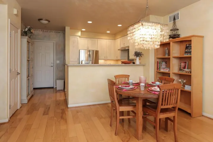20500 Town Center Lane 293, Cupertino, California 95014