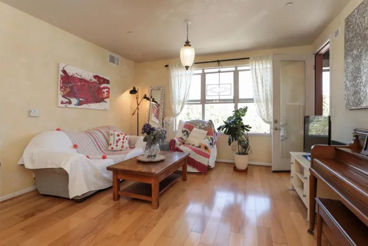 20500 Town Center Lane 293, Cupertino, California 95014