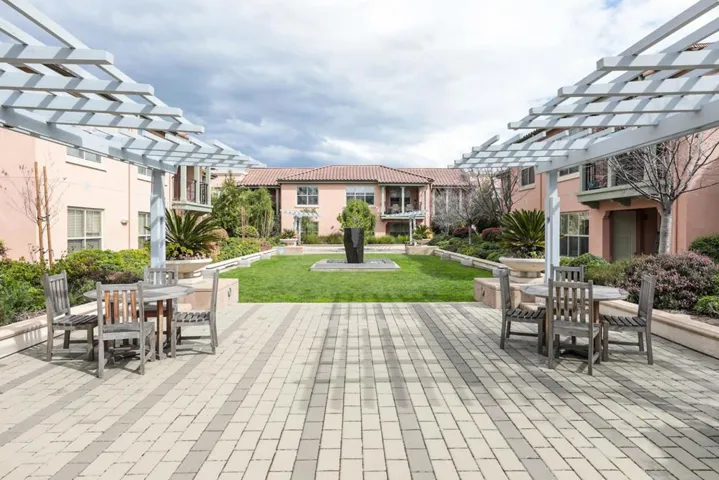 20500 Town Center Lane 293, Cupertino, California 95014