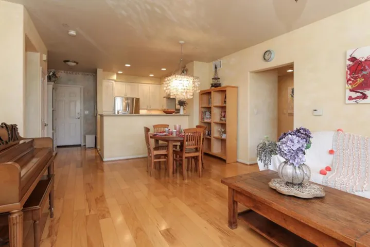 20500 Town Center Lane 293, Cupertino, California 95014