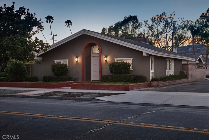 711 11th Street, Huntington Beach, California 92648