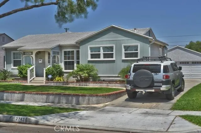 2743 Eckleson Street, Lakewood, California 90712