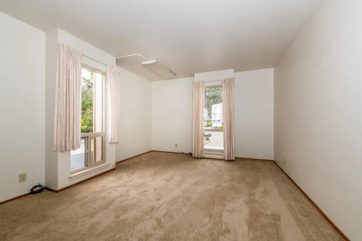 118 Oxford Lane, San Bruno, California 94066