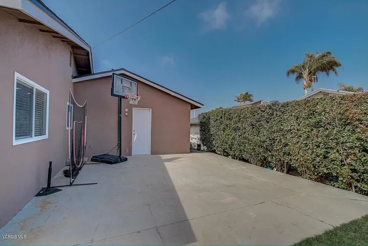 Solano St - MLS _ 36
