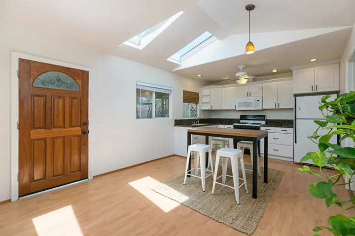 130 Athena St., Encinitas, California 92024
