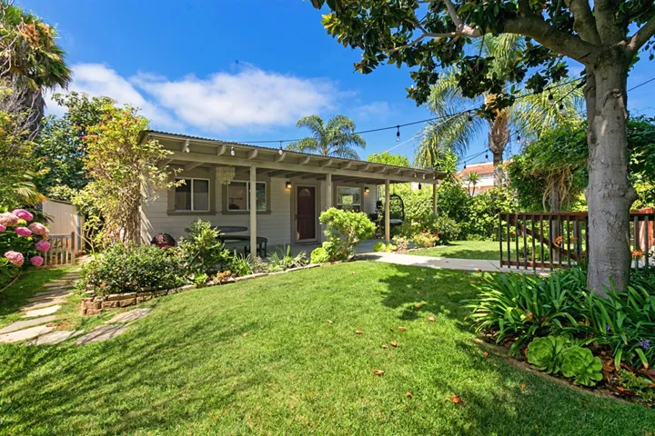 130 Athena St., Encinitas, California 92024