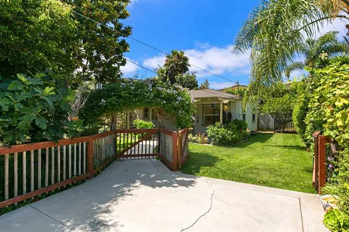 130 Athena St., Encinitas, California 92024