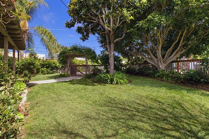 130 Athena St., Encinitas, California 92024