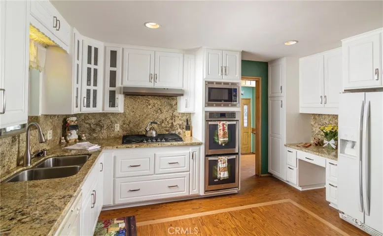 27887 West Shore Road, Lake Arrowhead, California 92352