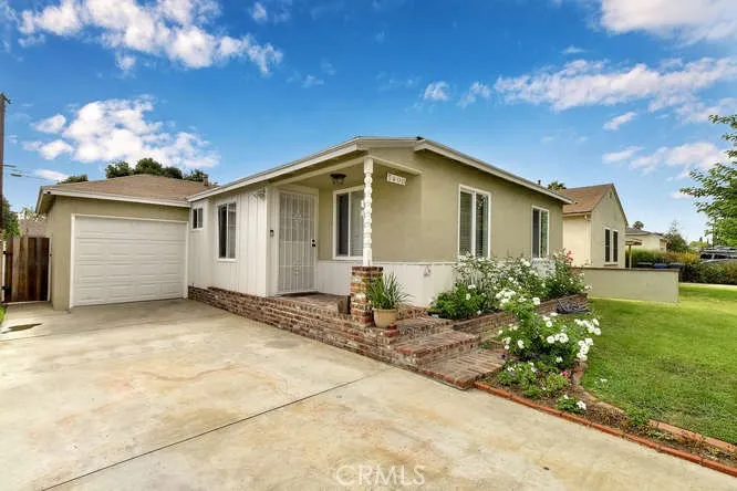Welcome to 5406 Lorelei Ave!