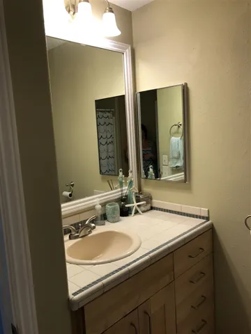 2376 Altisma Way G, Carlsbad, California 92009