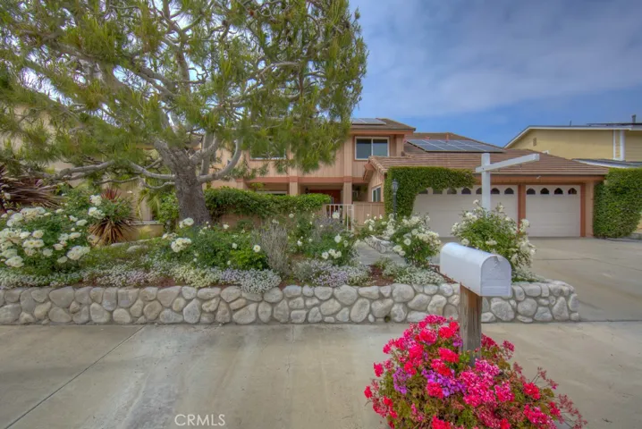 5821 Bellfield Lane, Huntington Beach, California 92648
