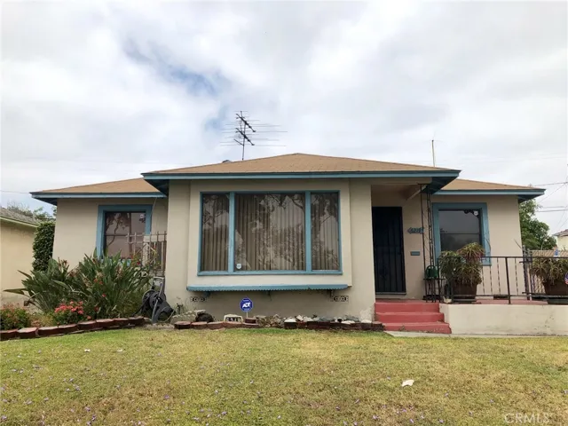 6219 Del Amo Boulevard, Lakewood, California 90713
