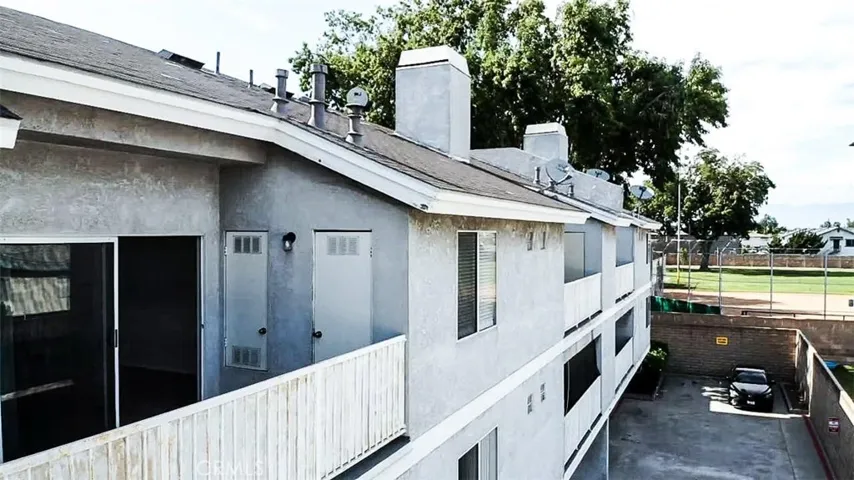9507 Flower Street 201, Bellflower, California 90706