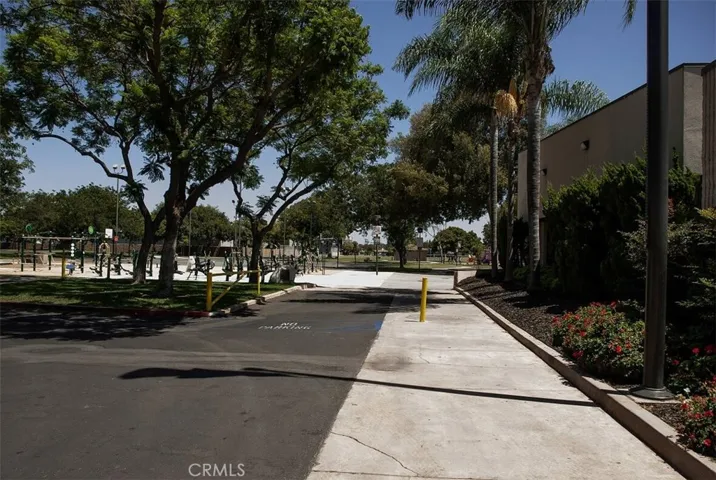 9507 Flower Street 201, Bellflower, California 90706
