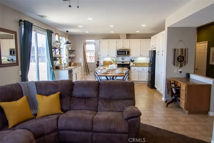 24882 Rainbarrel Road, Wildomar, California 92595