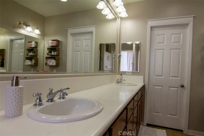 24882 Rainbarrel Road, Wildomar, California 92595