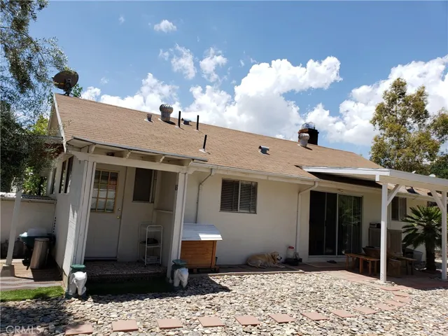 6767 Paramount Road, Phelan, California 92371