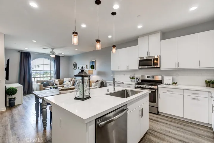 76 Finch, Lake Forest, California 92630