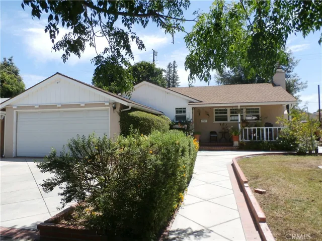 7724 Independence Avenue, Canoga Park, California 91304